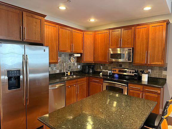 5th image of 1950 N Logan St APT 714