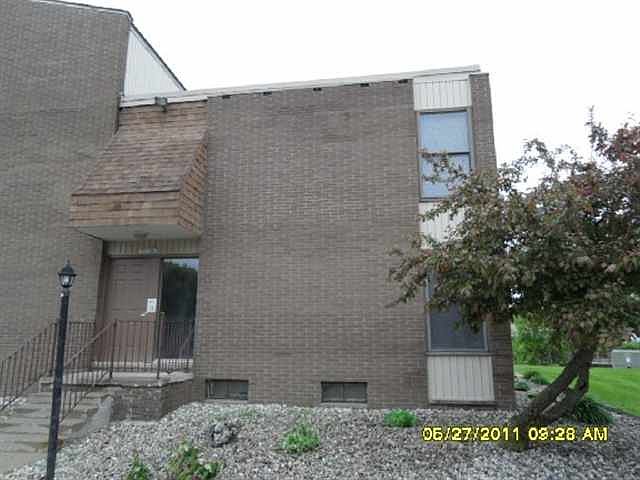 1st image of 23 Dickinson Pl Unit L