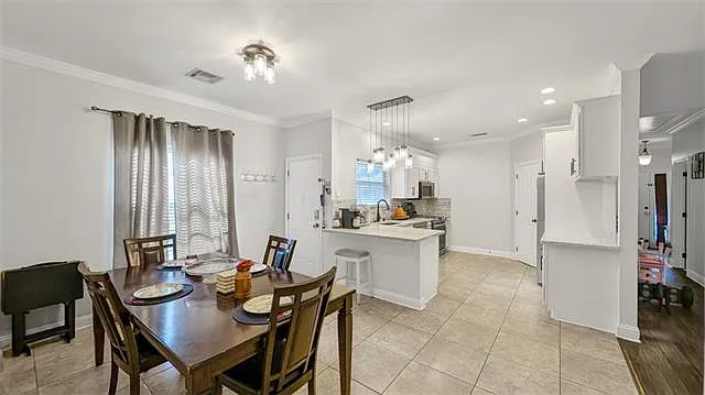 2735 Village Ct — Photo 6