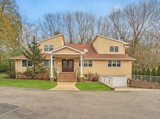15 Carman Rd, Dix Hills, NY 11746