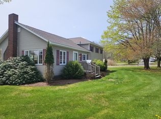 27 Prospect St, Searsport, ME 04974