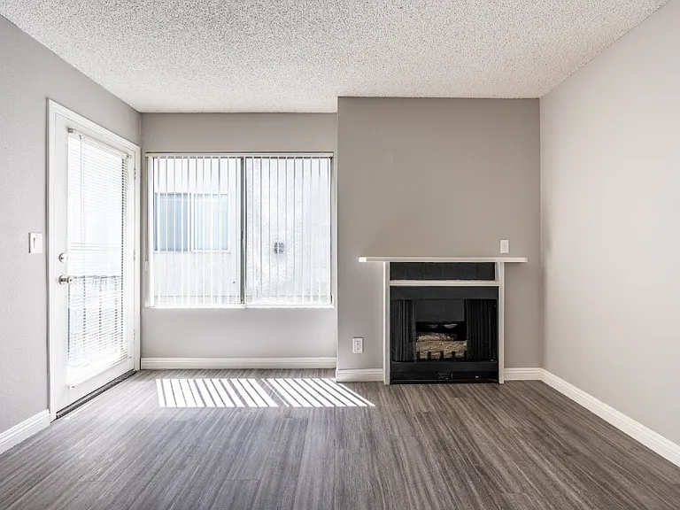 14200 Victory Property — Photo 6