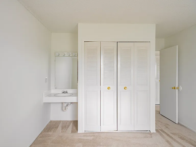 Riverside Village Apartments — Photo 40