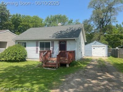 379 E Glass Rd, Ortonville, MI, 48462