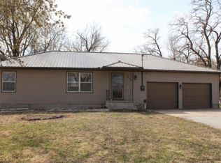 610 E Fairview Ave, Carthage, MO 64836