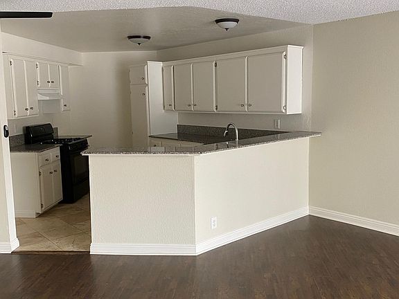 5th image of 415 N Broadway APT 7
