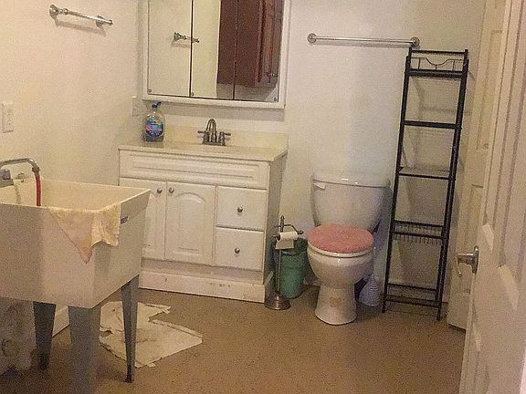 5th image of 3220 175th St