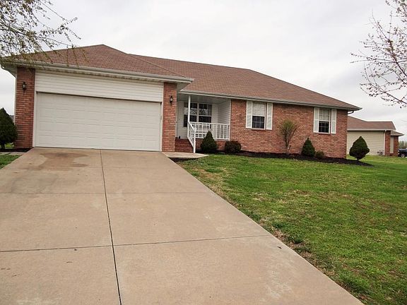 2nd image of 805 Berry Ln