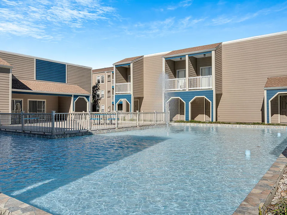 Sunlake Apartments