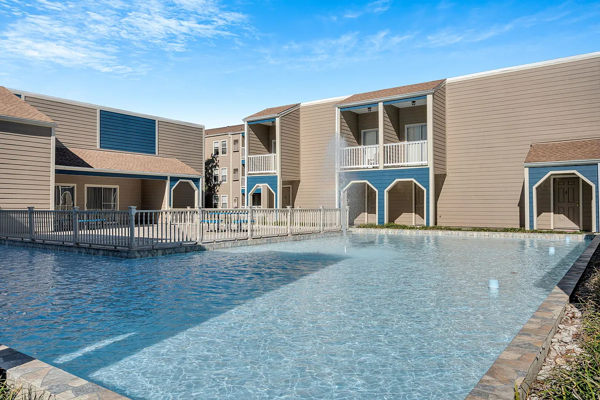 Building Photo - Sunlake Apartments