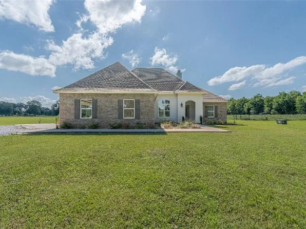 359 Highway 1182, Plaucheville, LA 71362