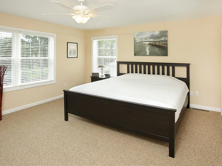 21 Lakeway Village Ln — Photo 9
