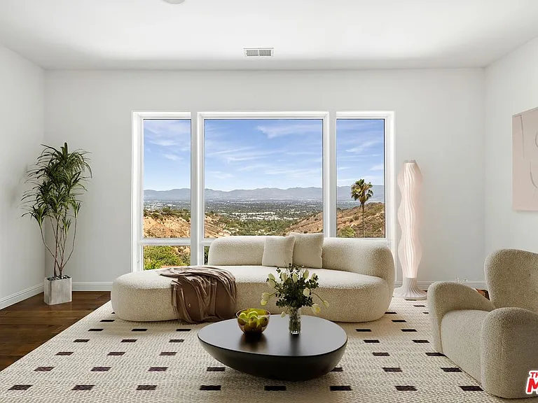 14435 Mulholland Dr — Photo 6