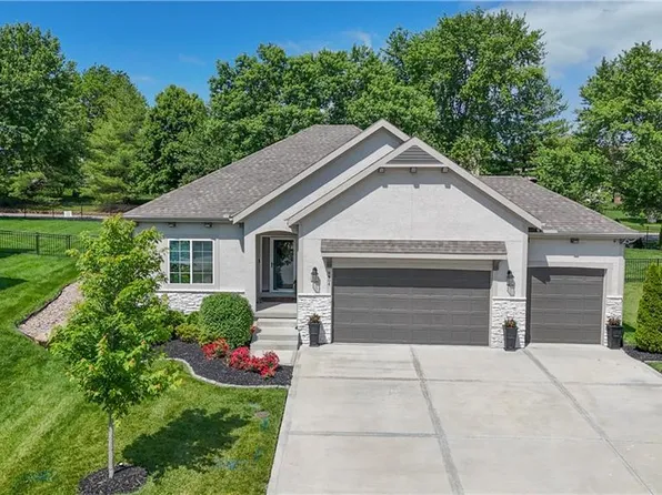 4404 SW Nautilus Pl, Lees Summit, MO 64082