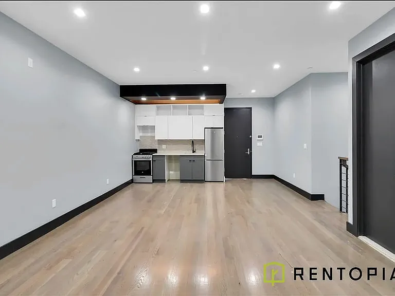 540 Driggs Ave #1G — Photo 8
