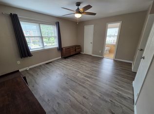 2573 Windbreak Dr, Alexandria, VA 22306