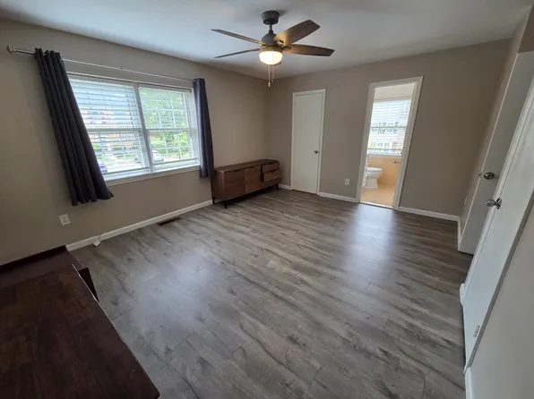 2573 Windbreak Dr, Alexandria, VA 22306