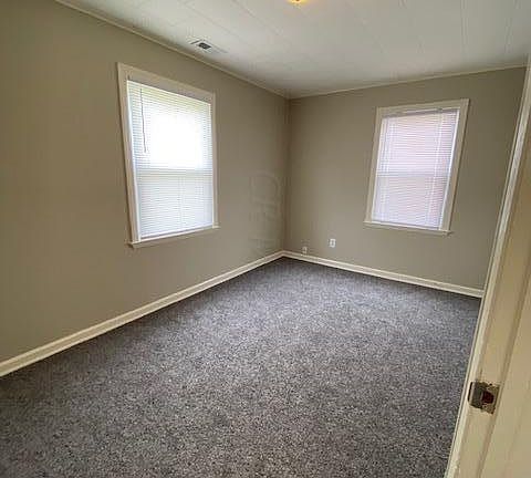 3rd image of 2918 Woodland Ave
