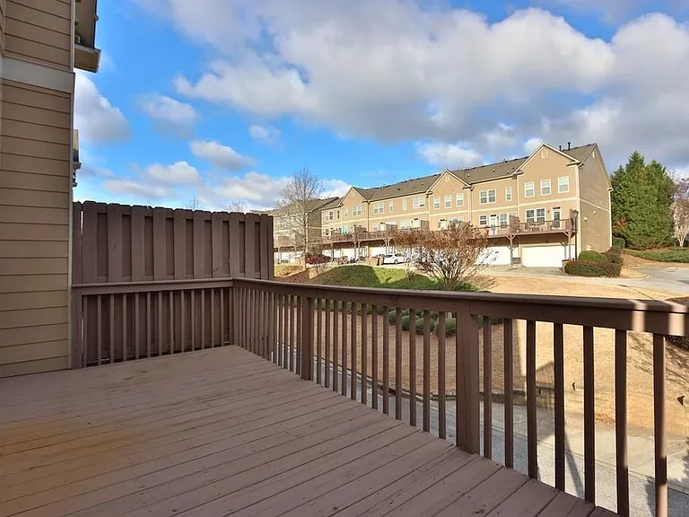 501 Grove Field Ct — Photo 15