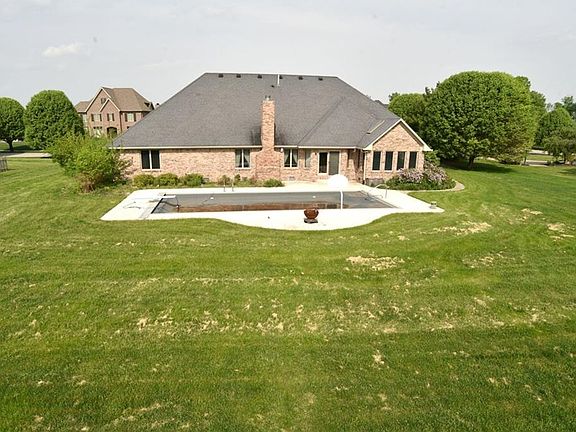2nd image of 2209 Woodcreek Dr