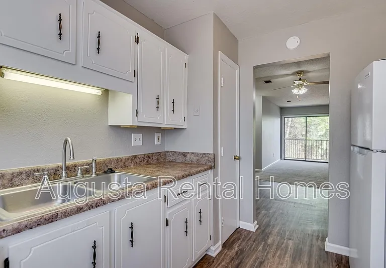 2812C Thomas Ln — Photo 11