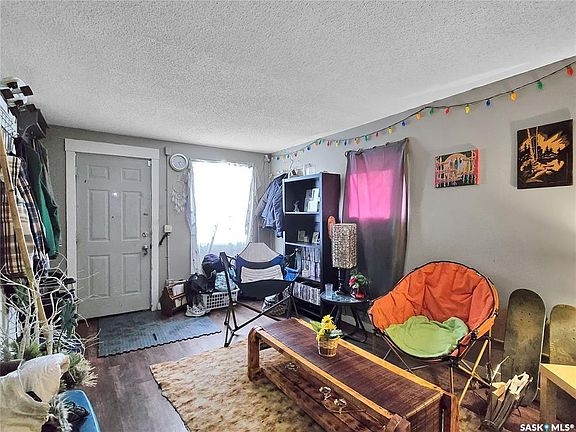 2nd image of 205 J AVENUE S