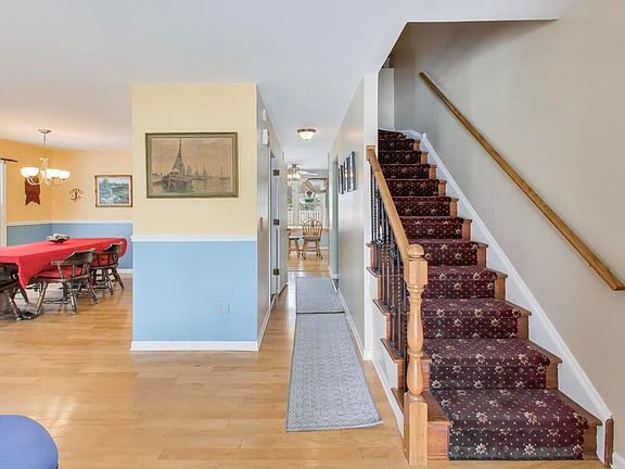 3rd image of 210 Foxmoor Rd