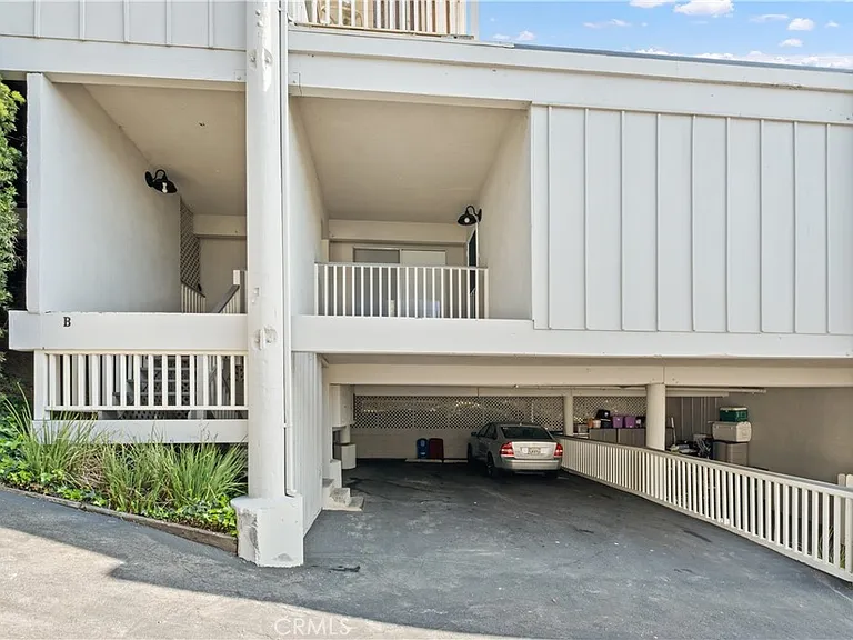 404 Loma Ter #C — Photo 9