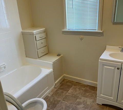 5th image of 1007 E Hyde Park Blvd #1/2