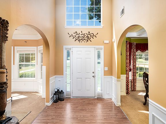 4th image of 309 Dandelion Cir