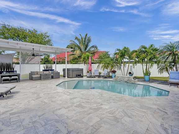 3rd image of 5780 Sun Pointe Circle