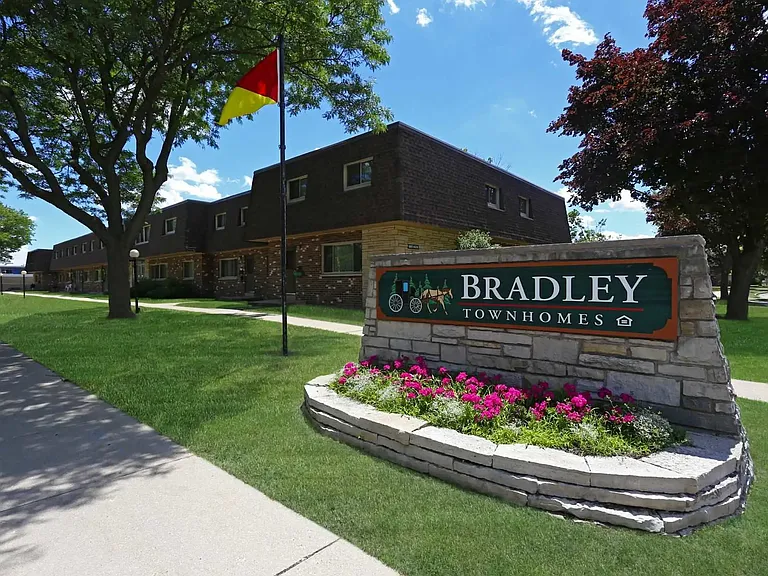 Bradley Place Townhomes — Photo 15