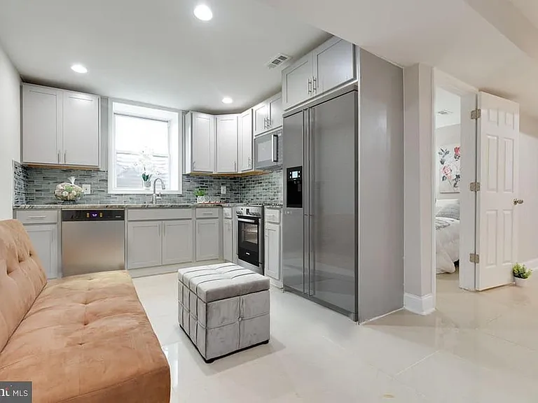 4108 Hayes St NE — Photo 9