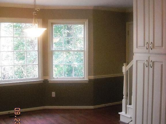 4th image of 1821 Yorkshire Dr