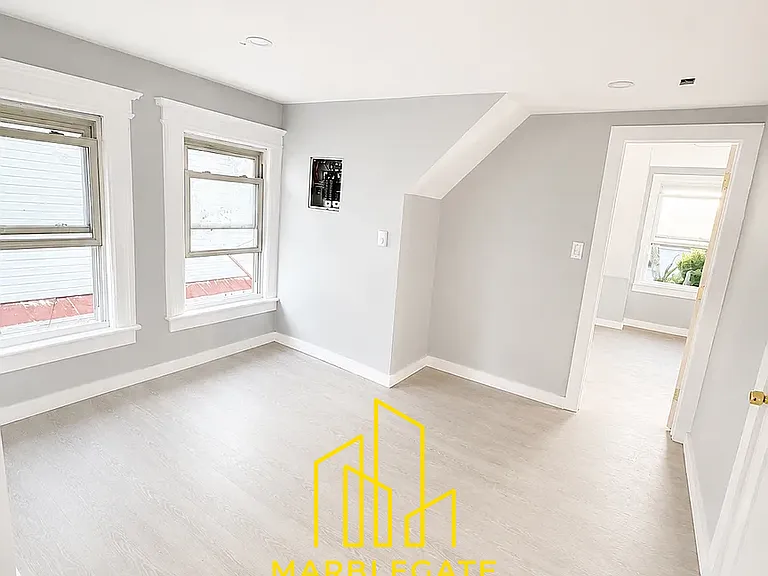899 S 19th St #33 — Photo 2