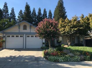 8249 N Yorktown Dr, Fresno, CA