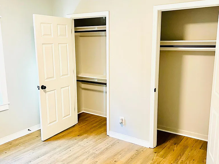 Right Bedroom (Dual closets with shelving)