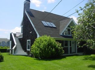 83 Tuckerman Ave, Middletown, RI 02842