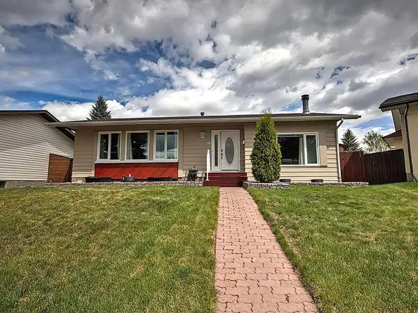 48 W Deermont Way SE, Calgary, AB T2J 5P3