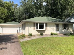 6044 Upper 51st St N, Oakdale, MN 55128