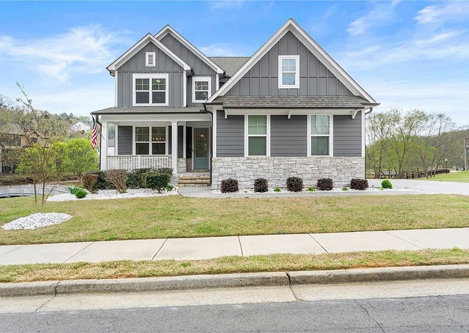 1st image of 15 Lakeside Way NE
