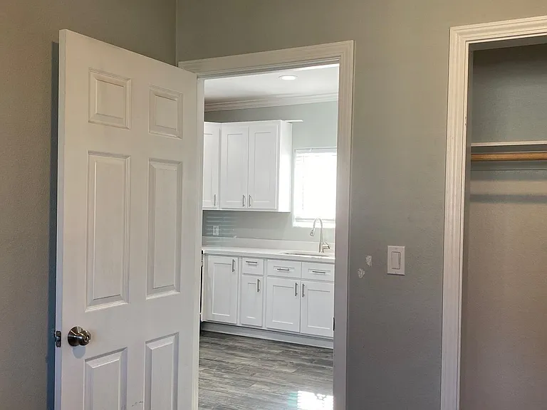 10895 New Ave — Photo 5