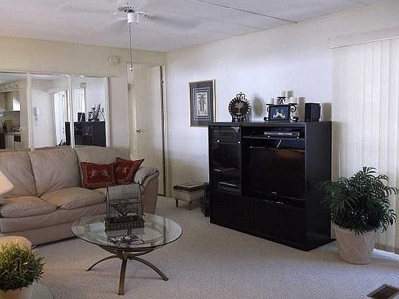 4th image of 2940 Bay Aristocrat Dr