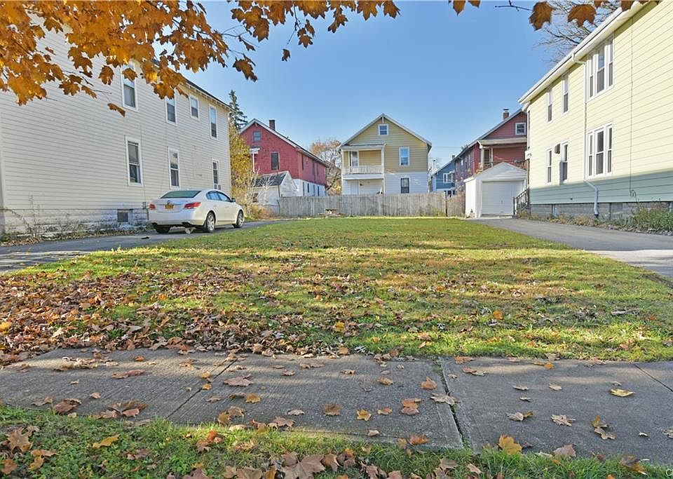 1st image of 123 Lowell Ave