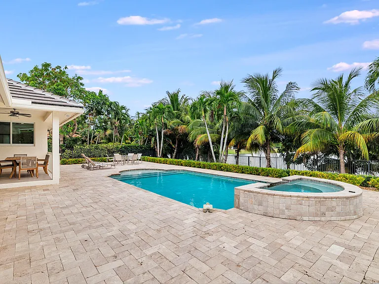 3317 Embassy Dr — Photo 26
