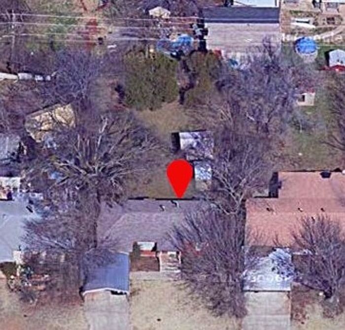 2nd image of 3937 SE 22nd St