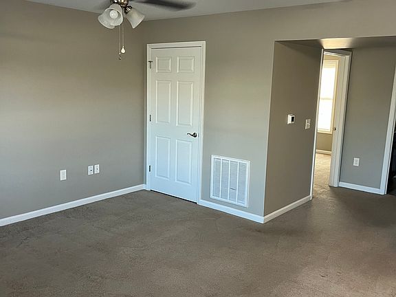 2nd image of 400 Southern Cross Dr #3