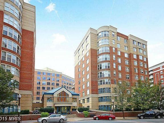 2nd image of 3830 9th St N APT 709E