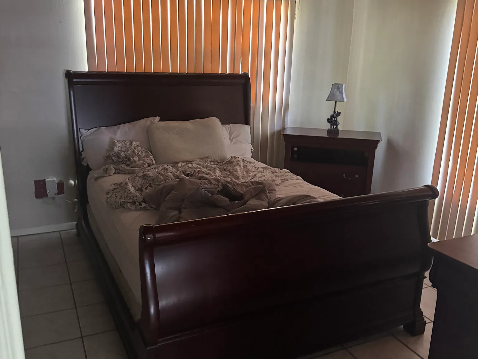 Studio, 900 sqft, $1,500 — Photo 3