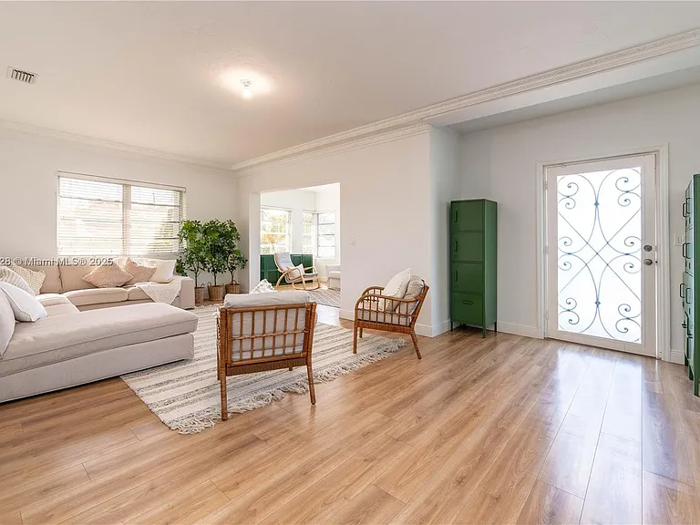 501 SW 24th Rd — Photo 12